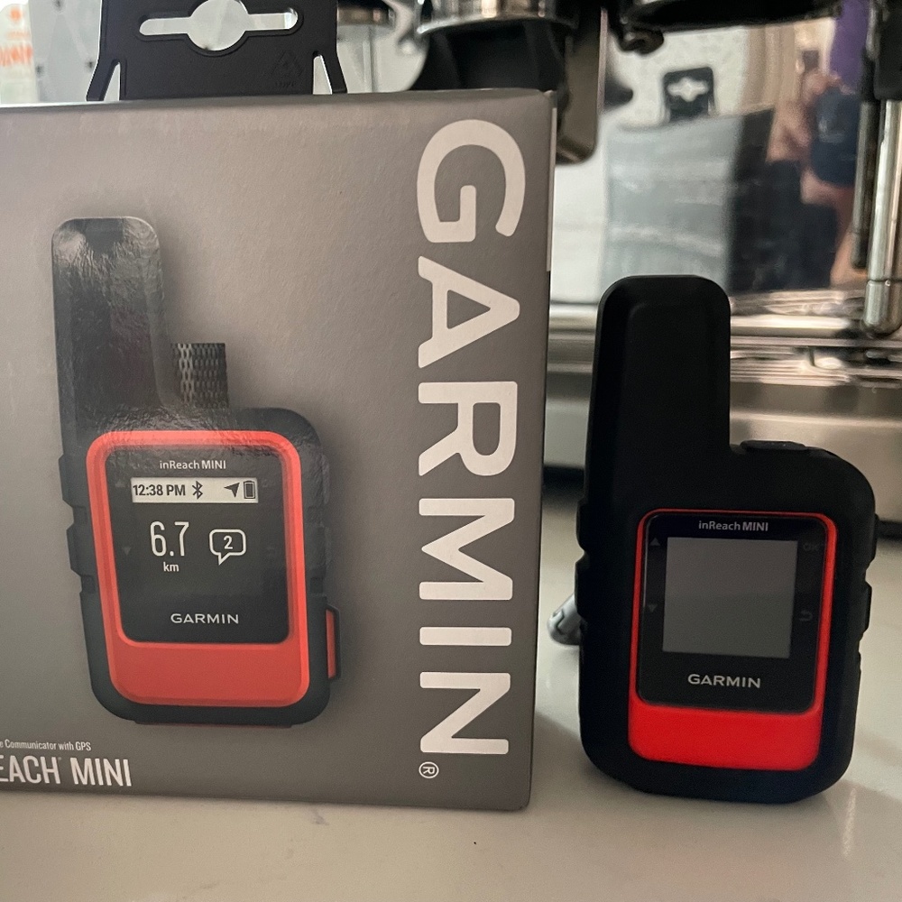 Garmin InReach Mini 1 Satellite Communicator with GPS PLUS Accessory (Open Box)